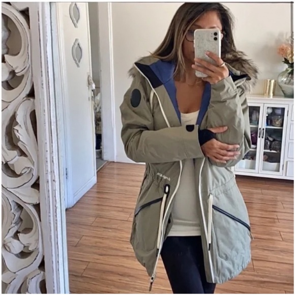 🪞 NEW armada winter snow faux fur coat and ski jacket with hood pockets - Picture 1 of 7